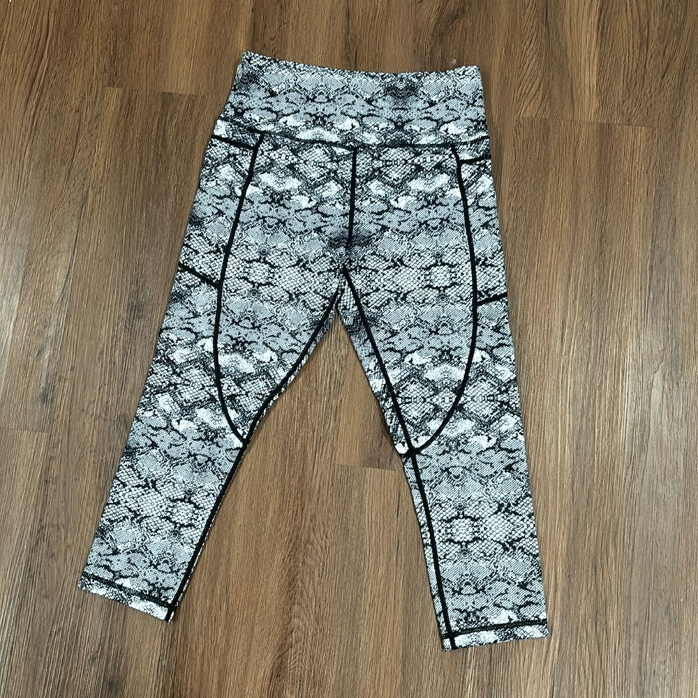 Zyia cobra metallic light & tight 3/4 length medium